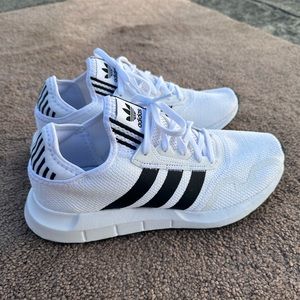 Adiddas Swift Run X Cloud White/ Core Black